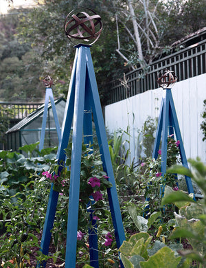 Akoris Garden Obelisk Large